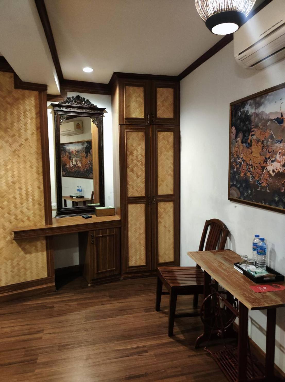 Mstay Bangkok Bagian luar foto